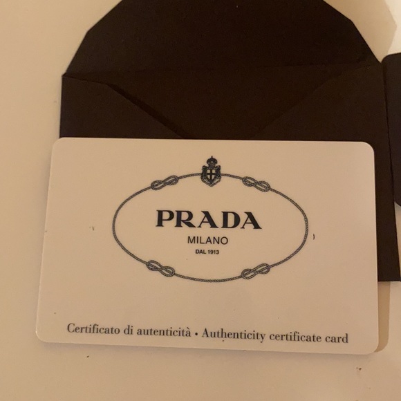 COPY - PRADA leather shoulder bag . - Picture 10 of 13